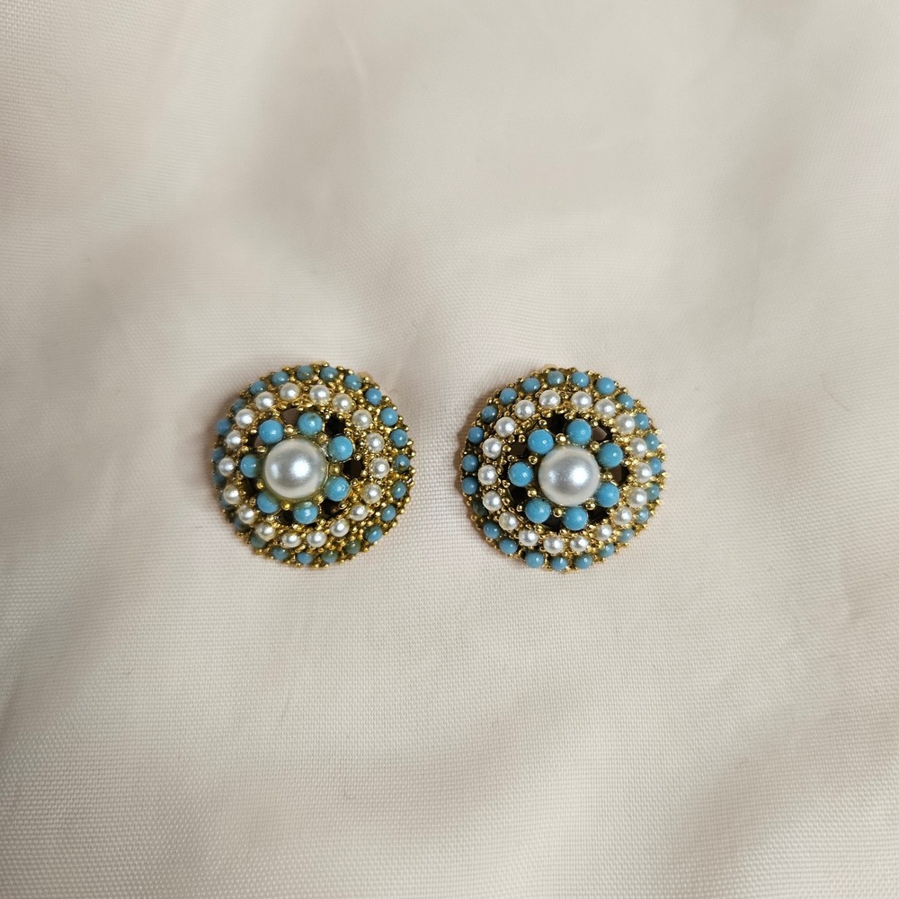 Vintage Art Signed Faux Turquoise and Pearl Gold Tone Cluster Clip On Earrings